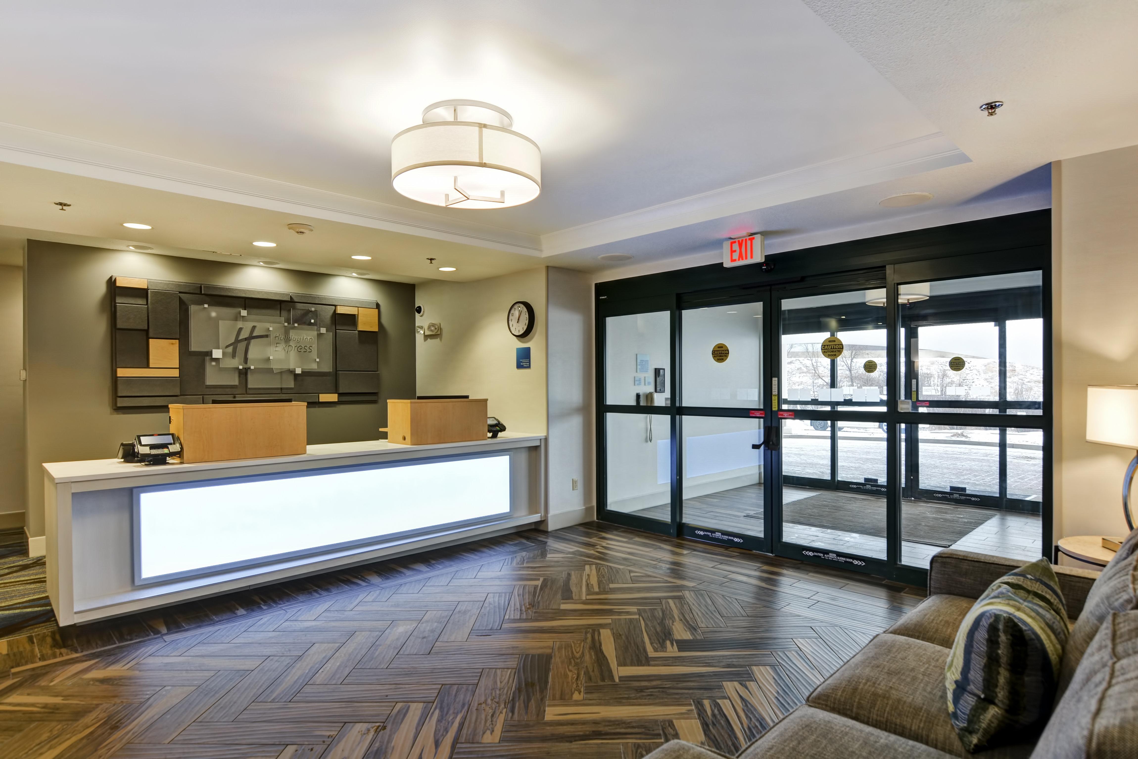 Holiday Inn Express Hotel & Suites Milwaukee-New Berlin By Ihg Luaran gambar