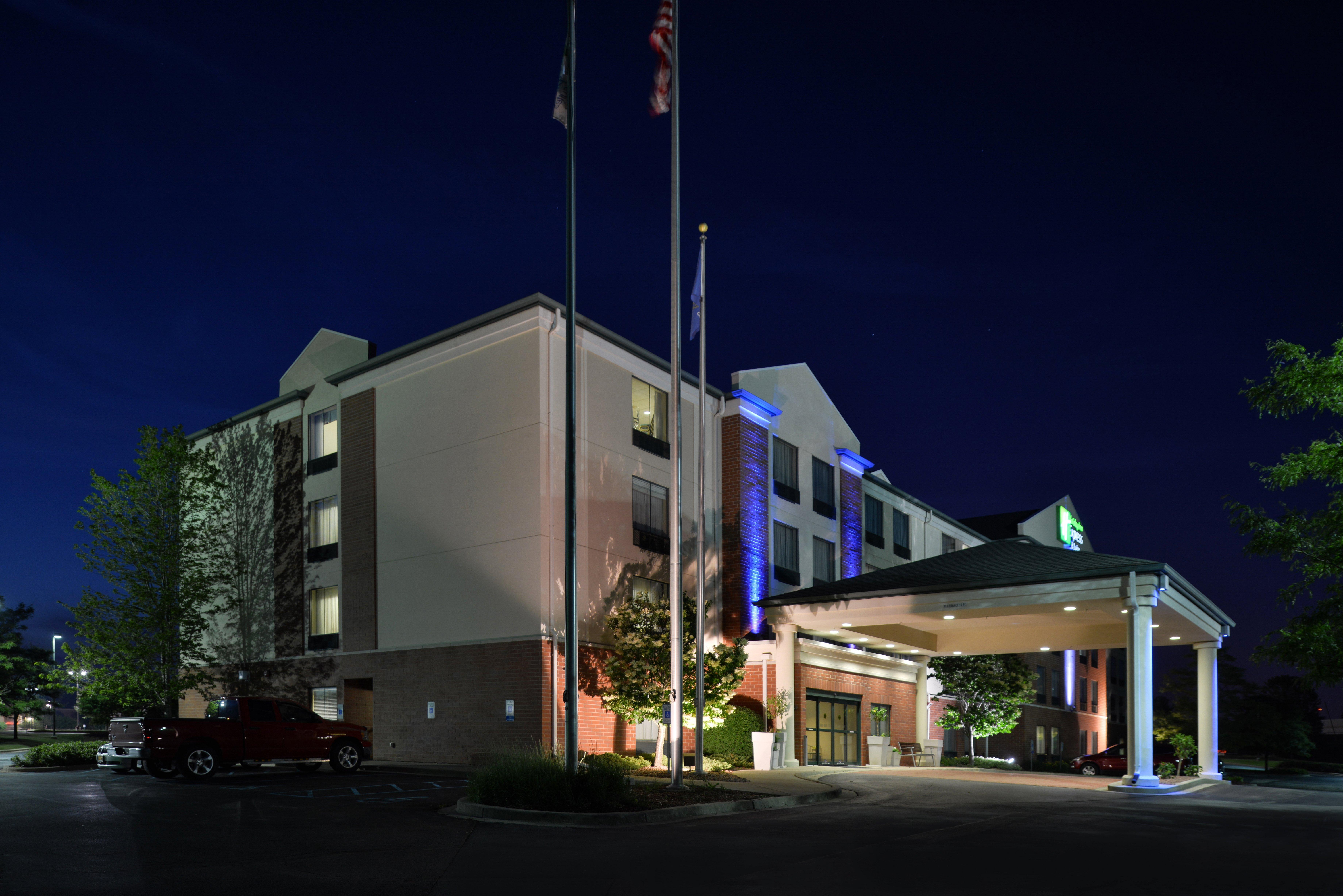 Holiday Inn Express Hotel & Suites Milwaukee-New Berlin By Ihg Luaran gambar