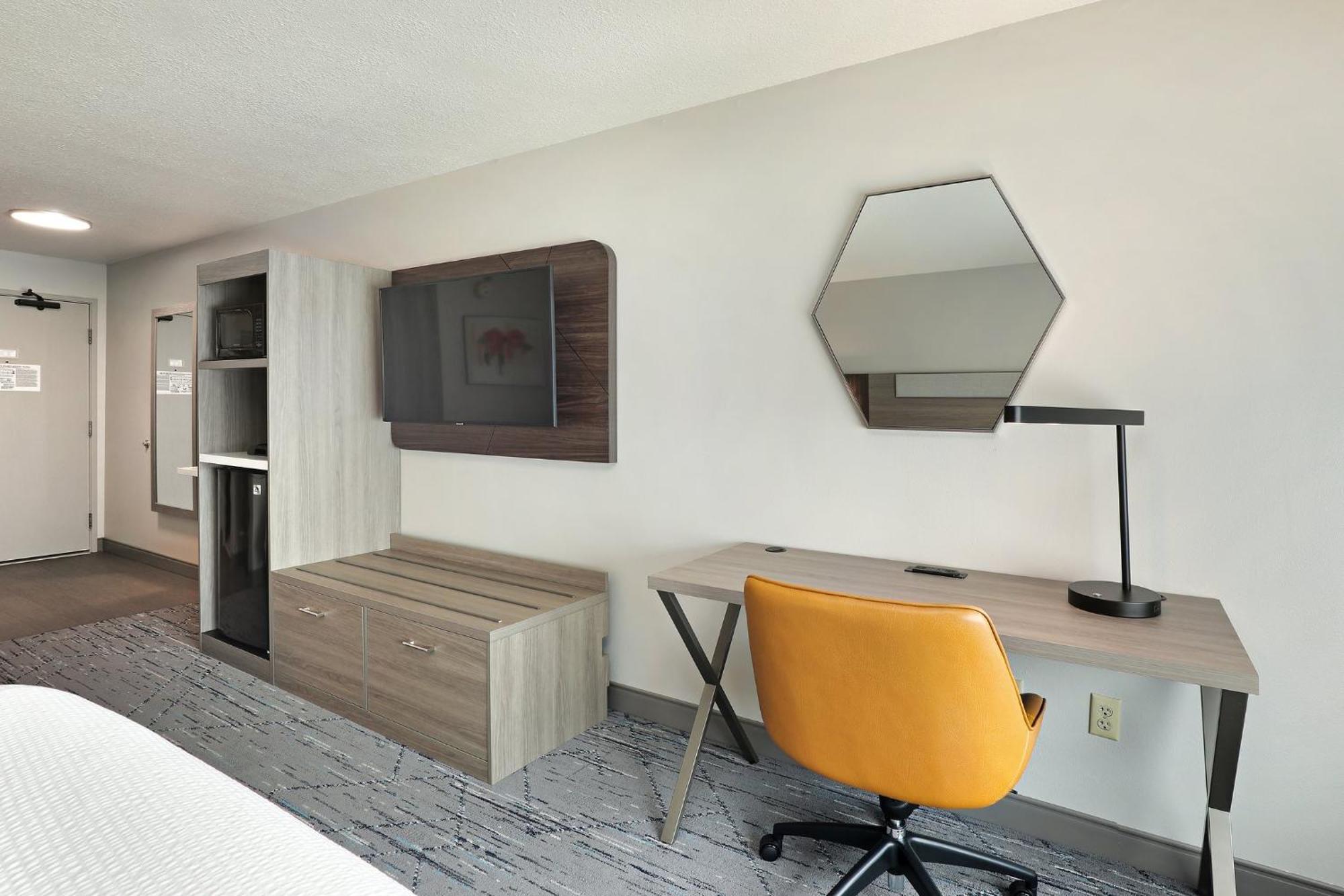 Holiday Inn Express Hotel & Suites Milwaukee-New Berlin By Ihg Luaran gambar